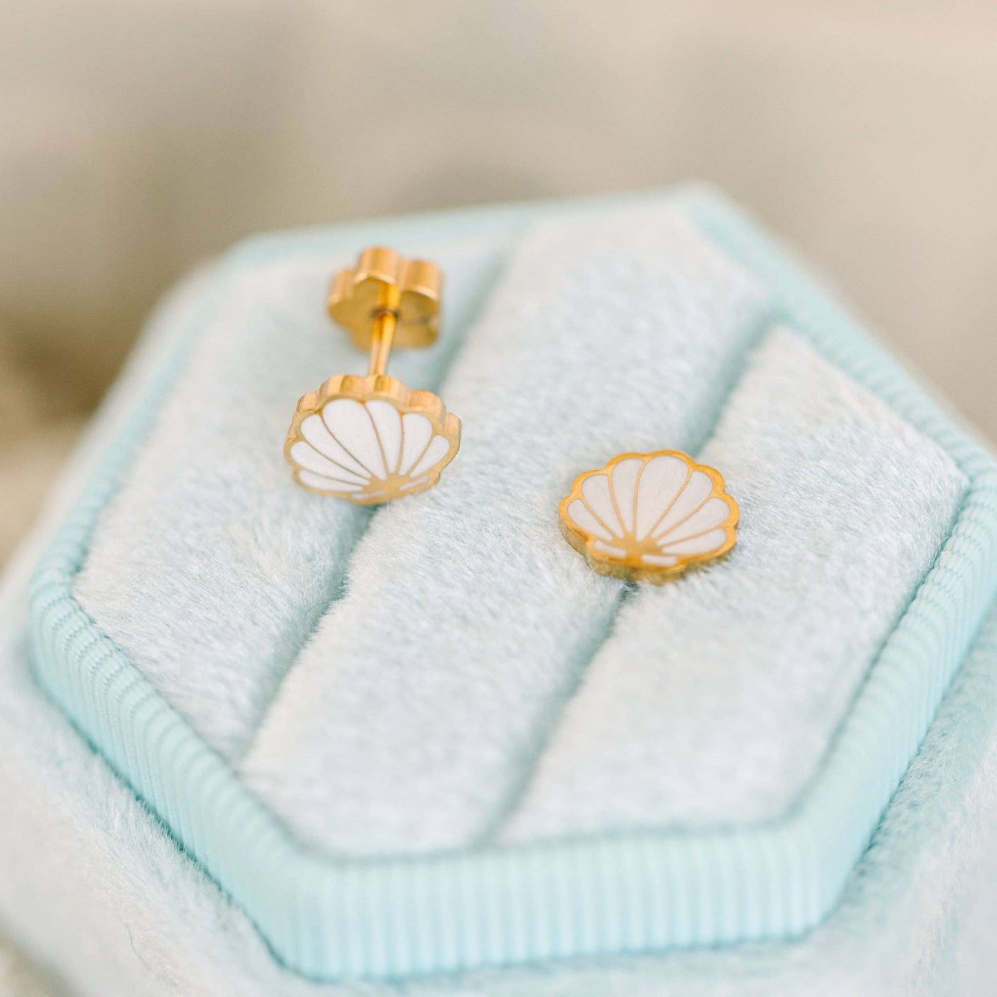 White Seashell Pierced Co Earrings