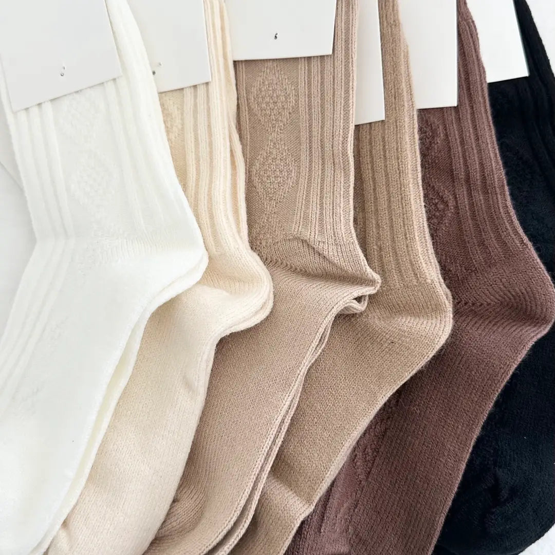 Classic Ribbed Diamond Socks