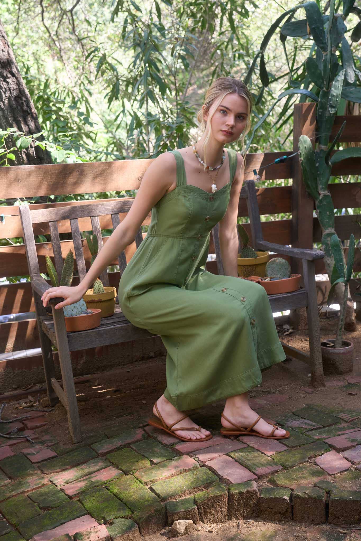 Sweetheart Button Down Sleeveless Midi Dress