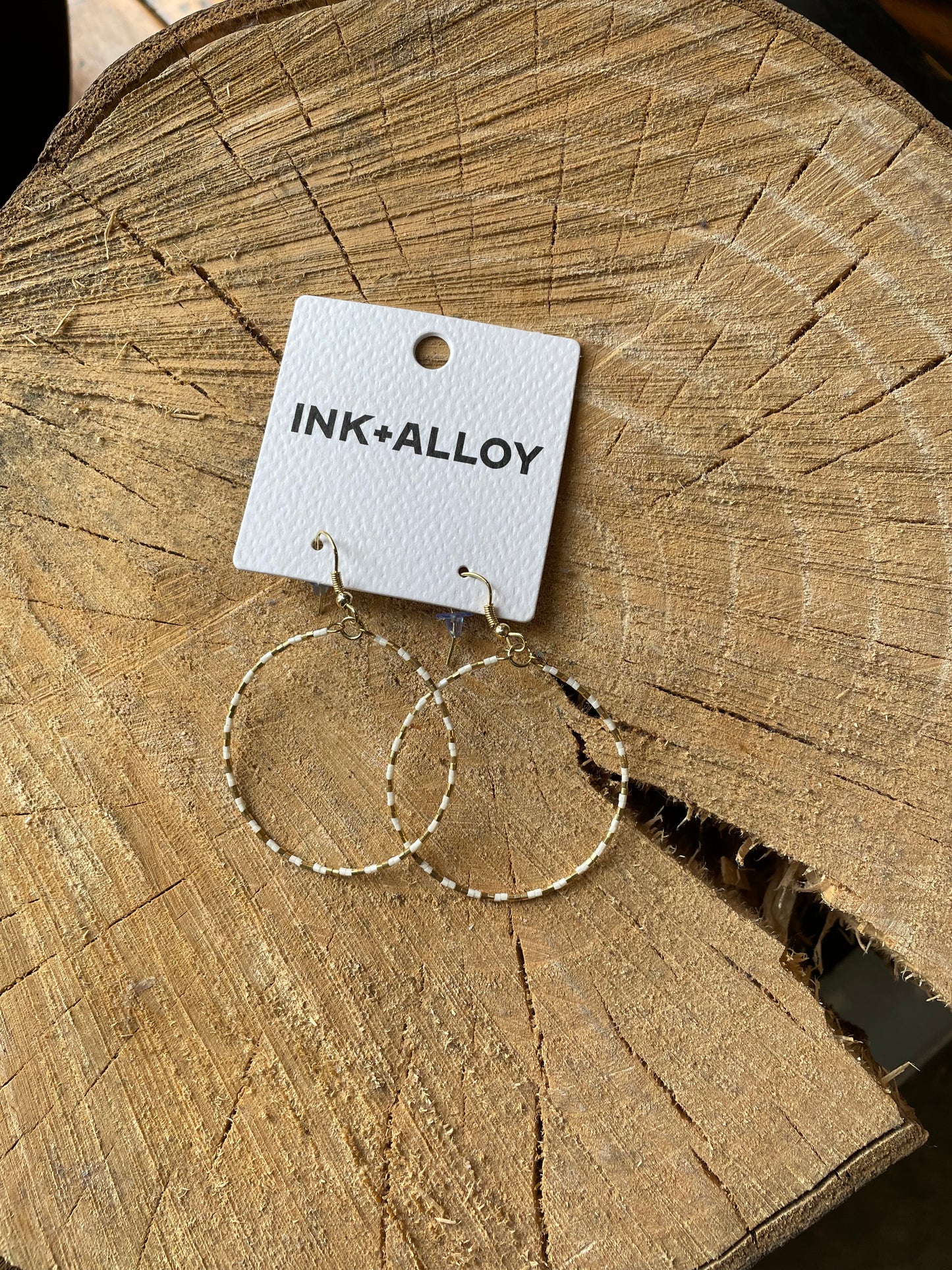 Kelly Hoop Earrings Cream + Gold