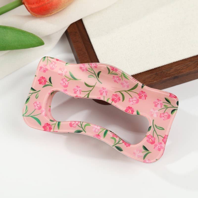 Floral Waivy Silhouette Hair Claw Clip