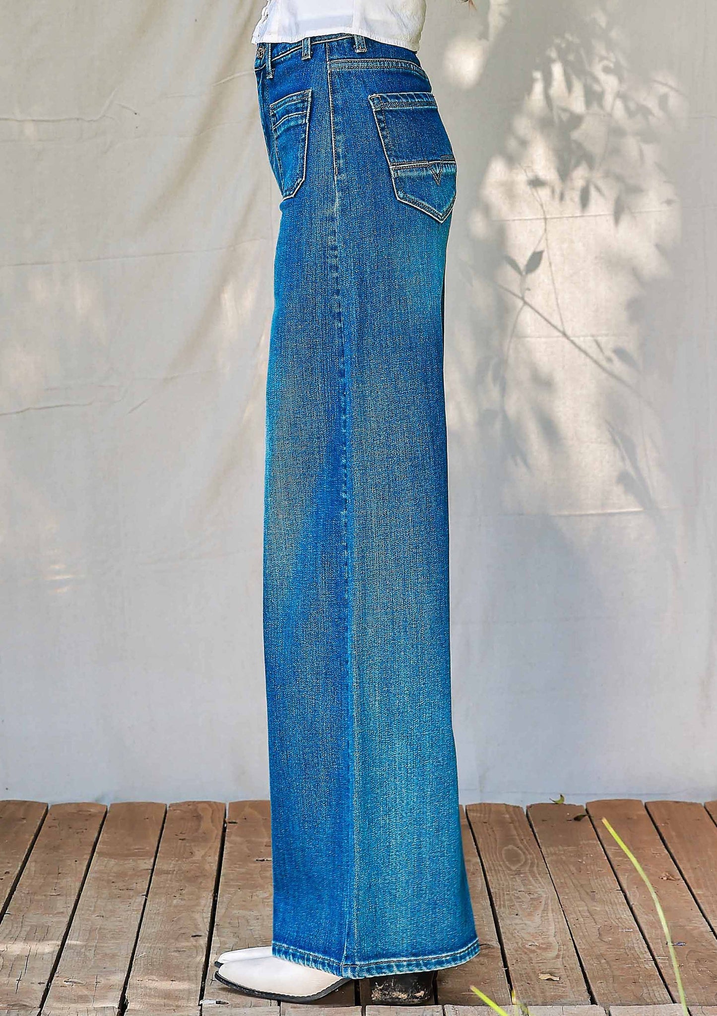 Square Pocket Wide Leg Jeans