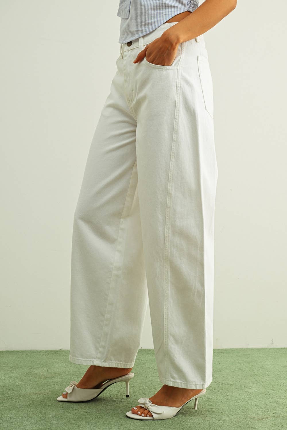 White Barrel Jeans