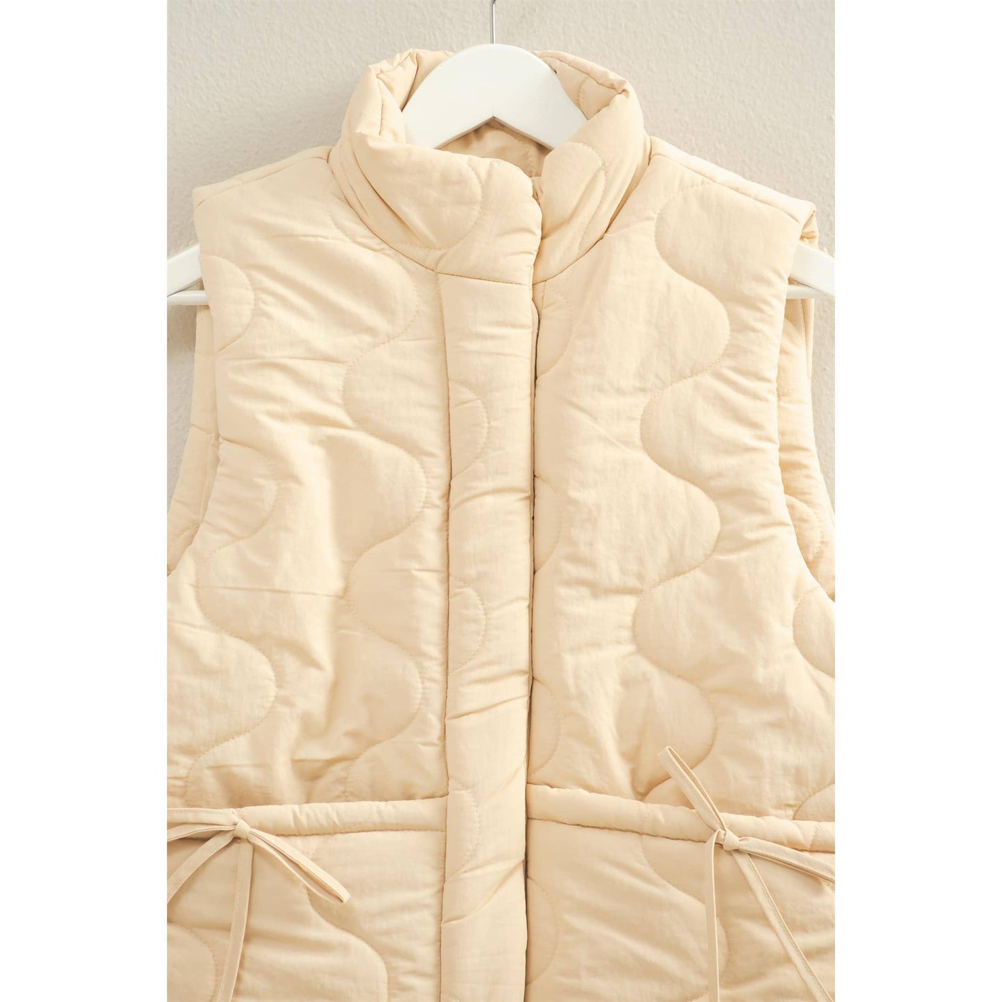 Wave Quilted Ribbon Tie Detailed Puffer Vest