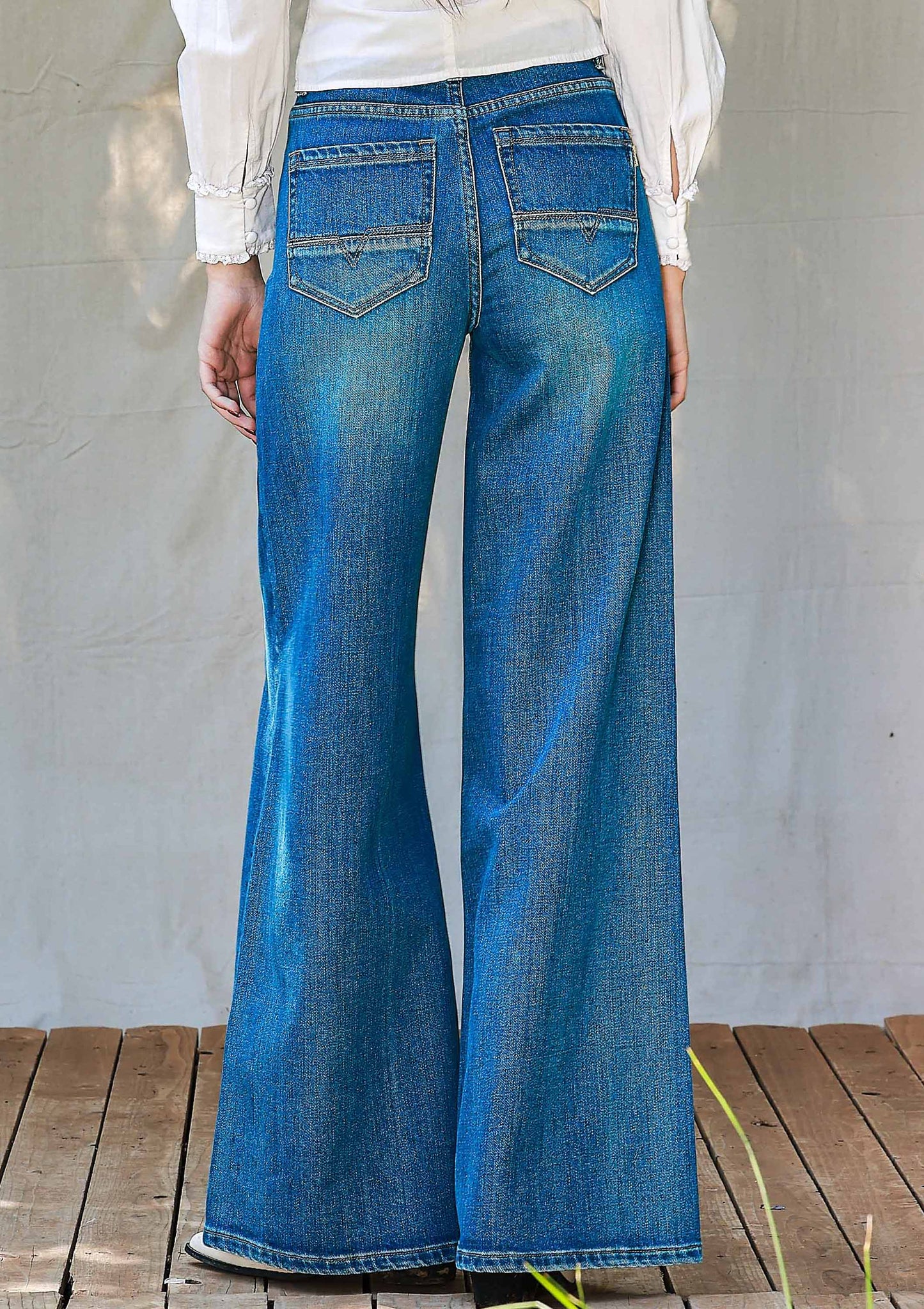 Square Pocket Wide Leg Jeans