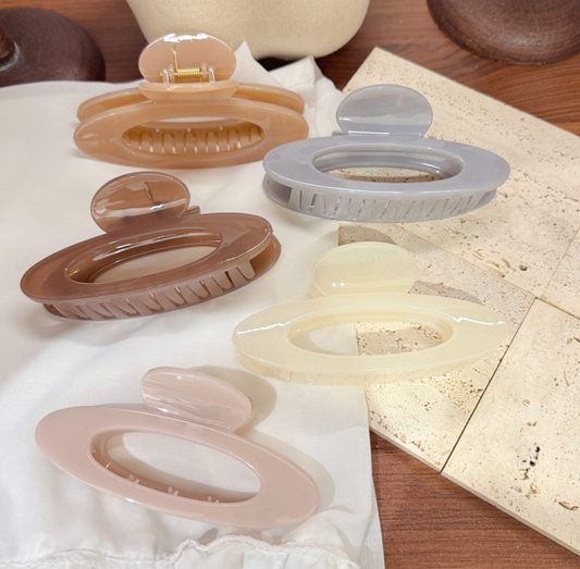 Minimal Glossy Transluscent Oval Hair Clips