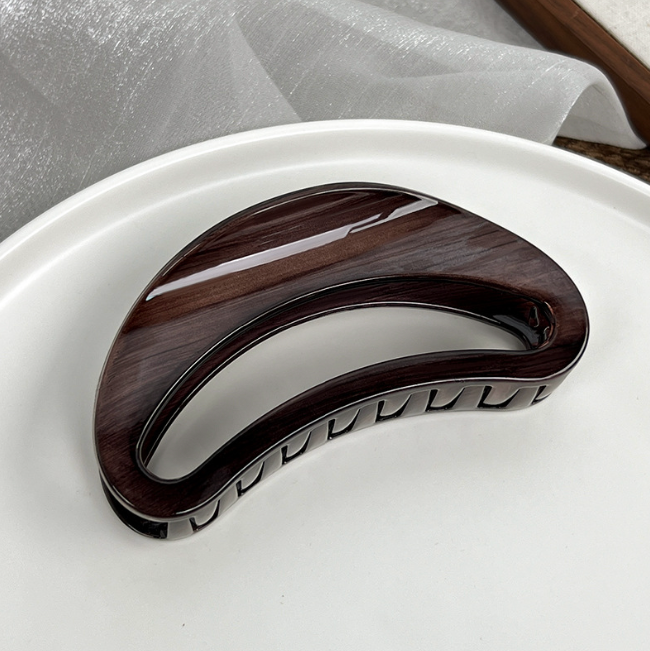 Neutral Essential Jumbo Hair Clip