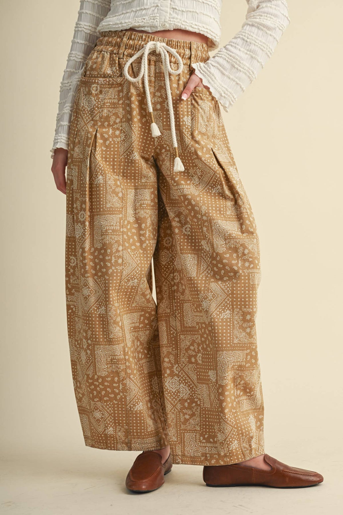 Bandana Print Pleated Barrel Pants
