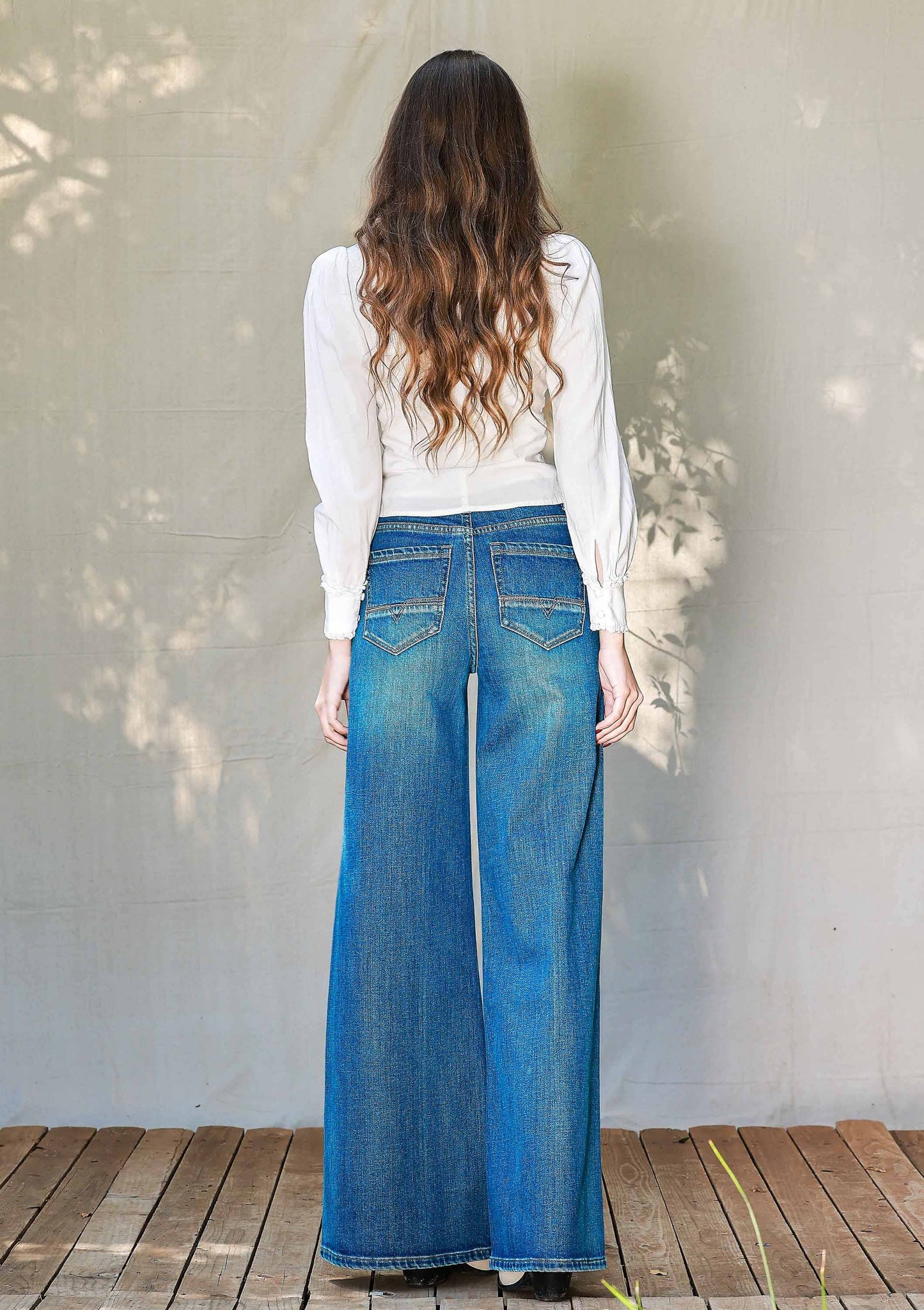 Square Pocket Wide Leg Jeans