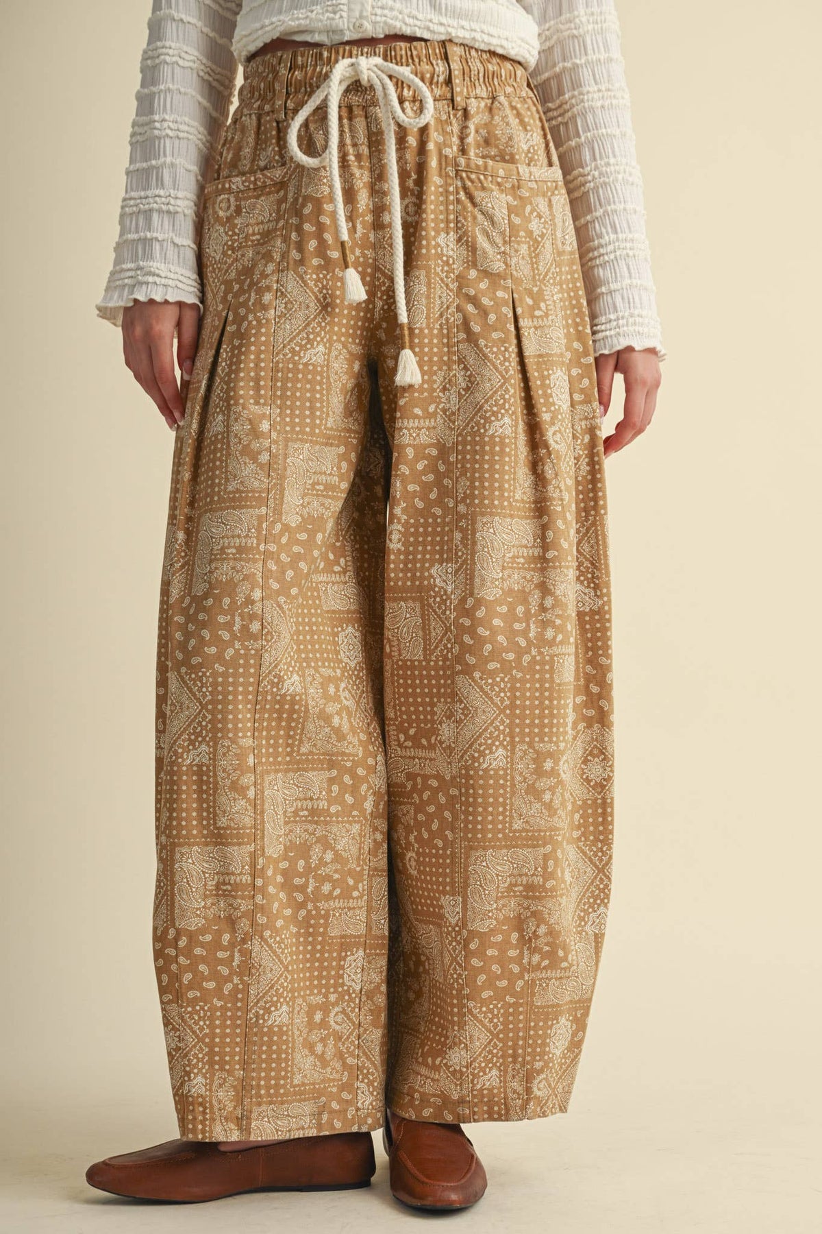 Bandana Print Pleated Barrel Pants